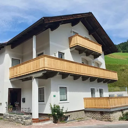 Dom wakacyjny Leni *